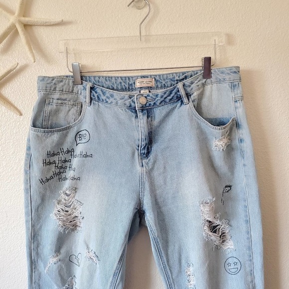 Adam Levine The Girlfriens Distressed Doddled Straight Leg Jeans Size 17 Women - Picture 3 of 11